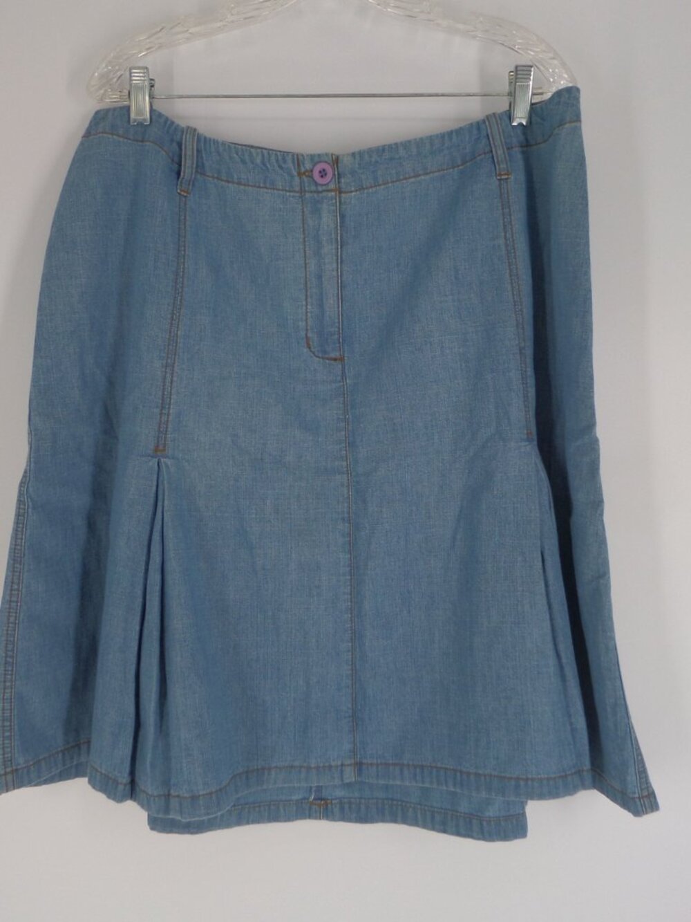 Westbound Woman's Lightweight Pleated Jean Skirt size 18 Pre Owned